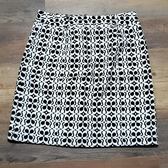 Adrienne Vittadini graphic black white front button pencil skirt euc - Picture 9 of 9